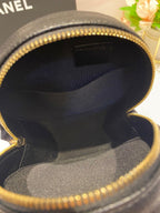 CCミニ 12ラウンドチェーンバッグ（ブラックカーフスキン、ゴールド金具）