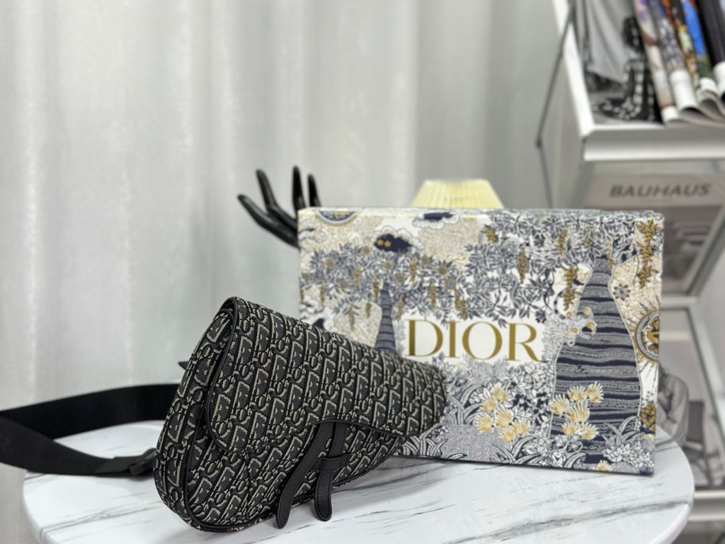 サドル 28 バッグ（ブラック オブリーク ジャカード）