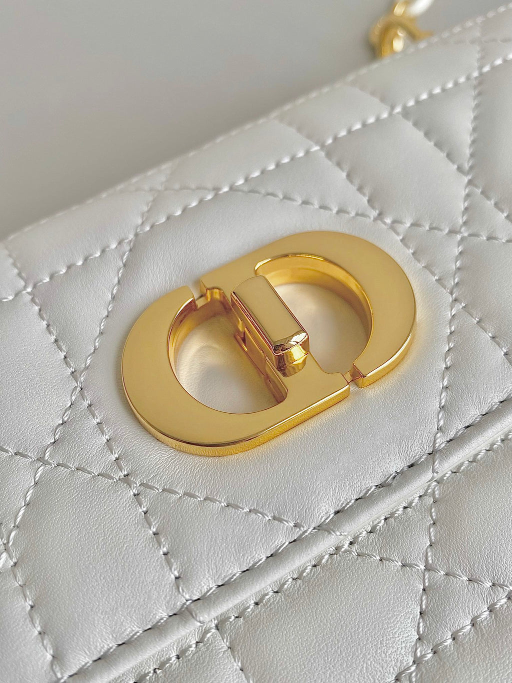 ミニチェーンバッグ 17 ホワイトカーフスキン