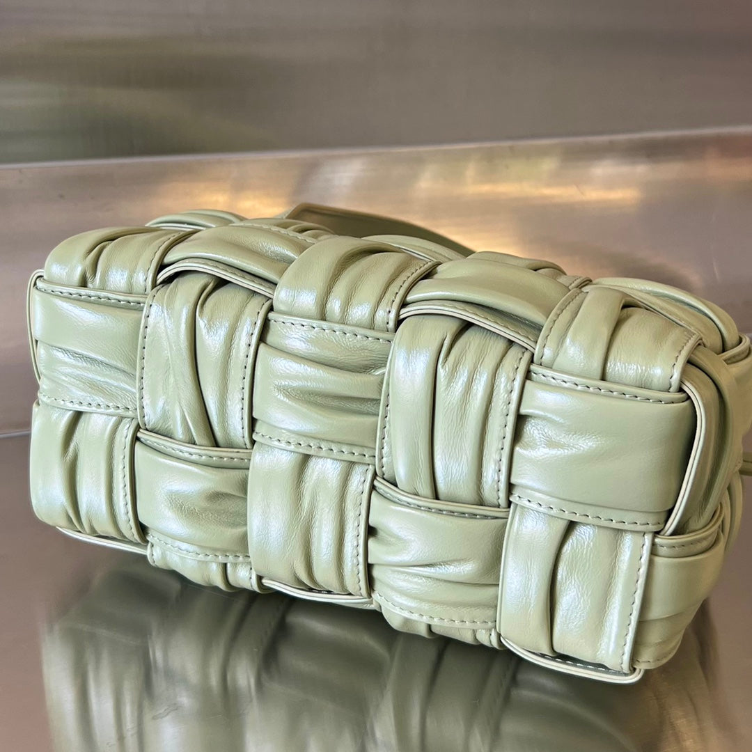 スモールブリックカセット23インチ スワンプグリーン ソフトラムスキン