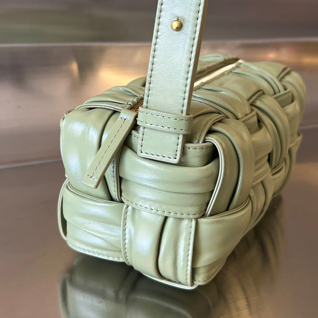 スモールブリックカセット23インチ スワンプグリーン ソフトラムスキン