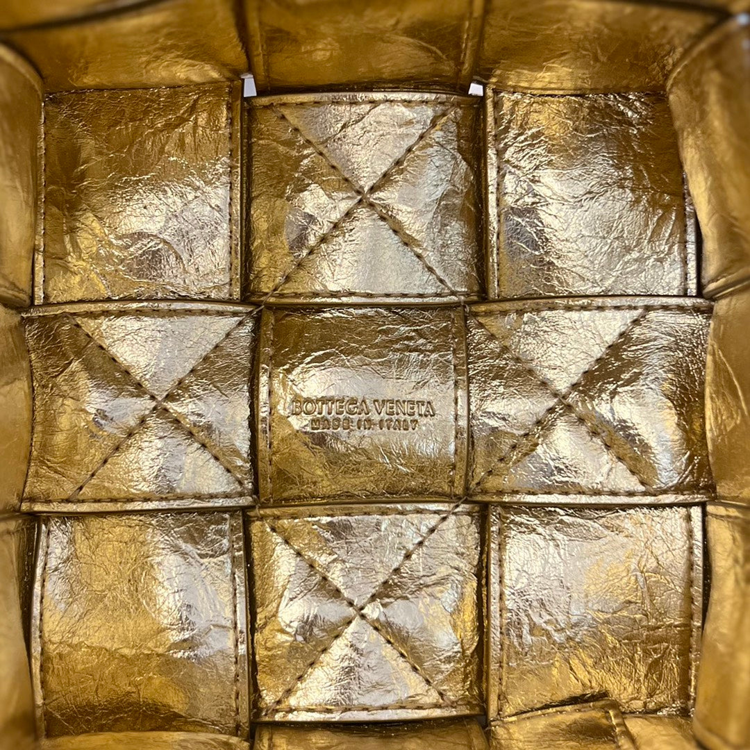 スモールカセットバケット 18インチ ゴールドメタリック ソフトラムスキン