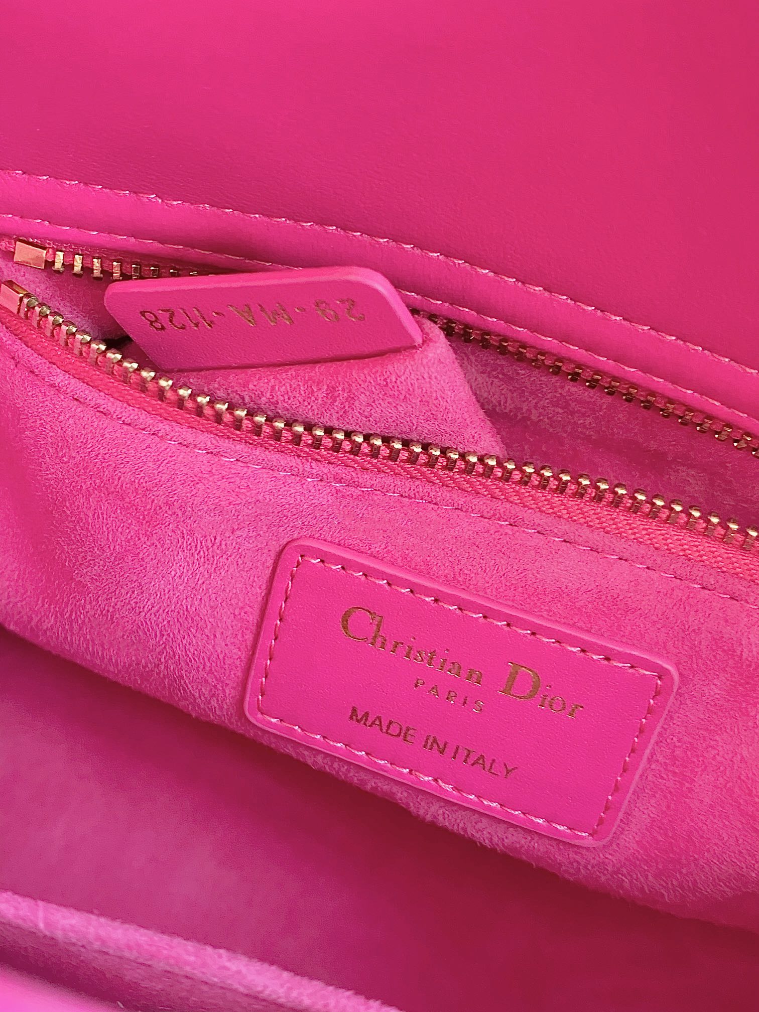 MEDIUM LADY 20 HANDBAG IN HOT PINK LAMBSKIN