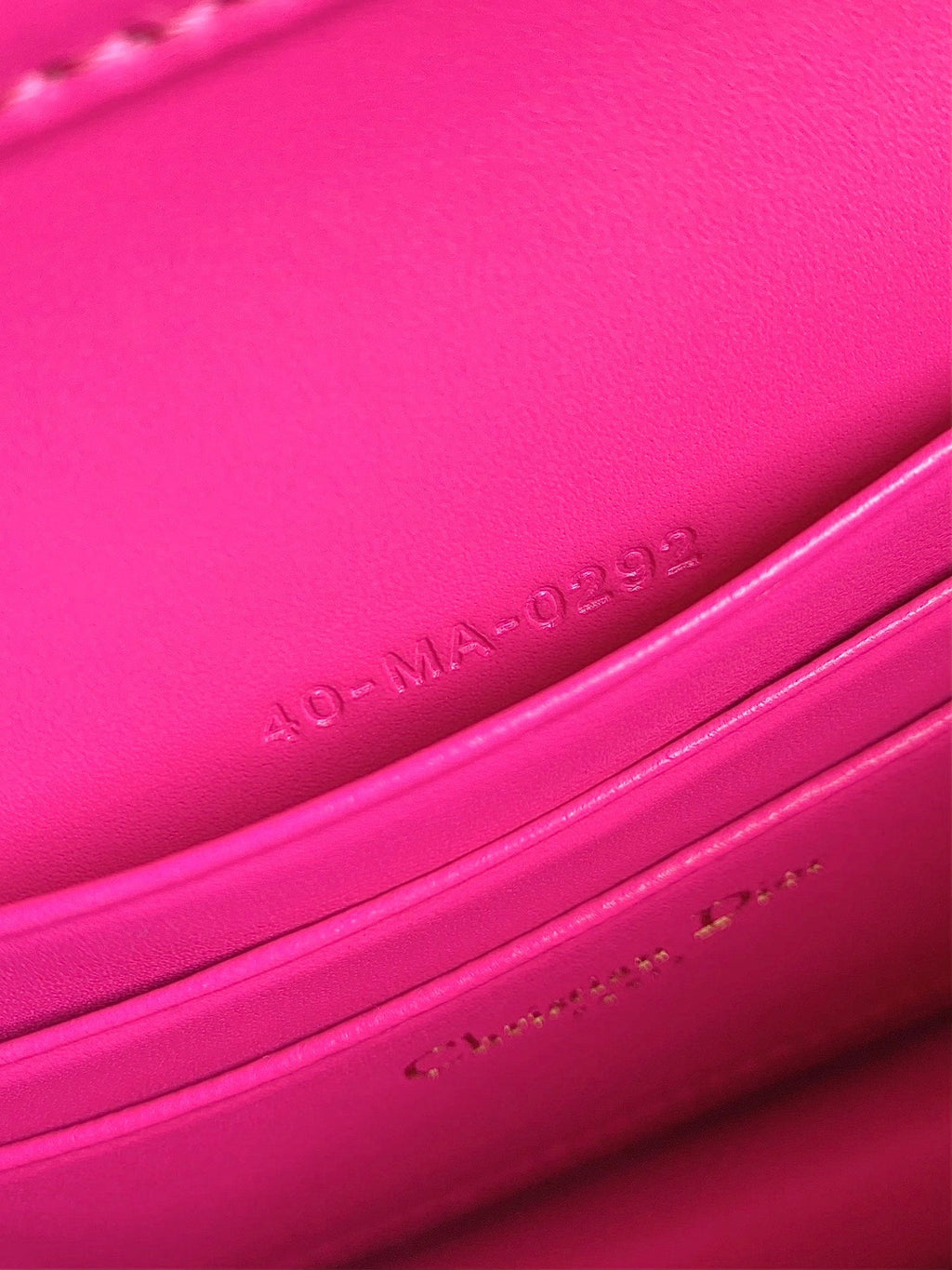 ホットピンクラムスキンのマイクロレディ12バッグ