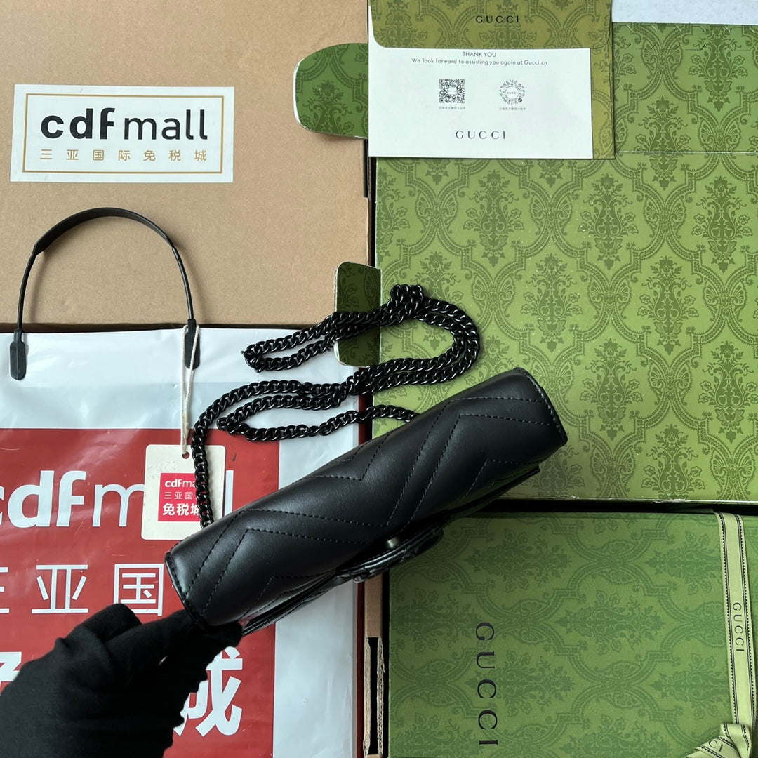 マーモント キルティングハンドバッグ 20 ブラックカーフスキン