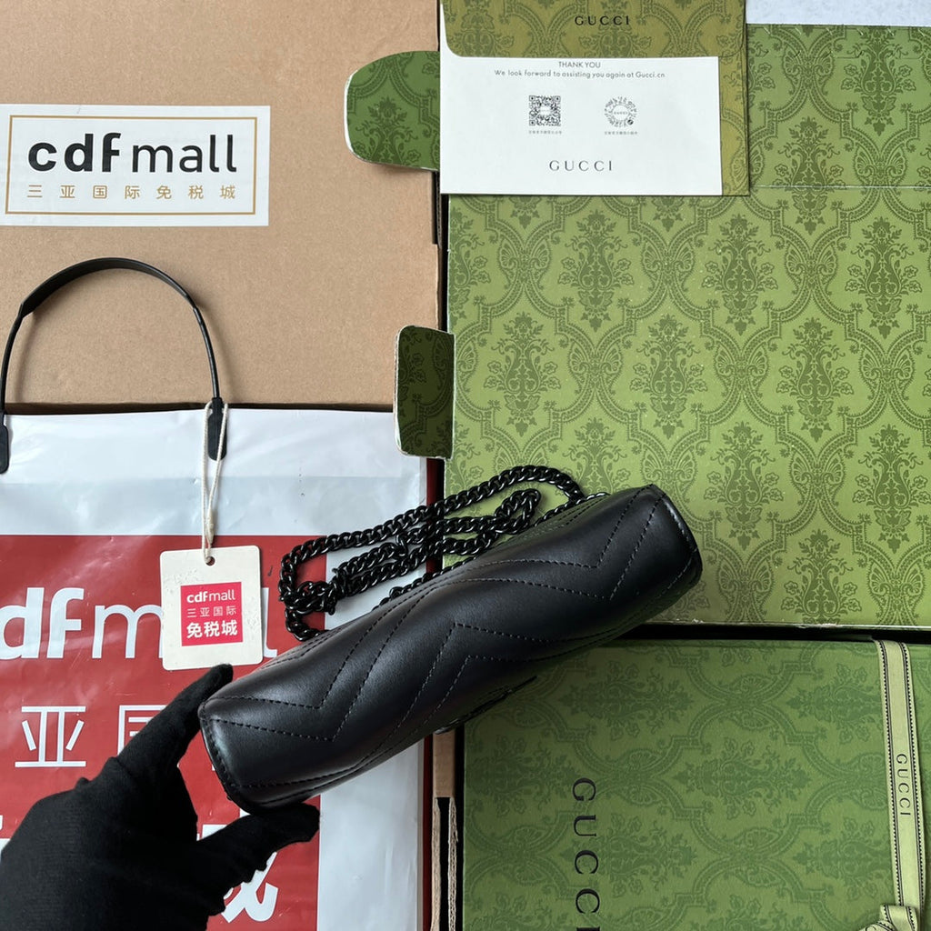 マーモント キルティングハンドバッグ 20 ブラックカーフスキン