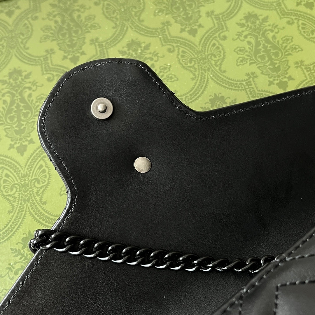 マーモント キルティングハンドバッグ 20 ブラックカーフスキン