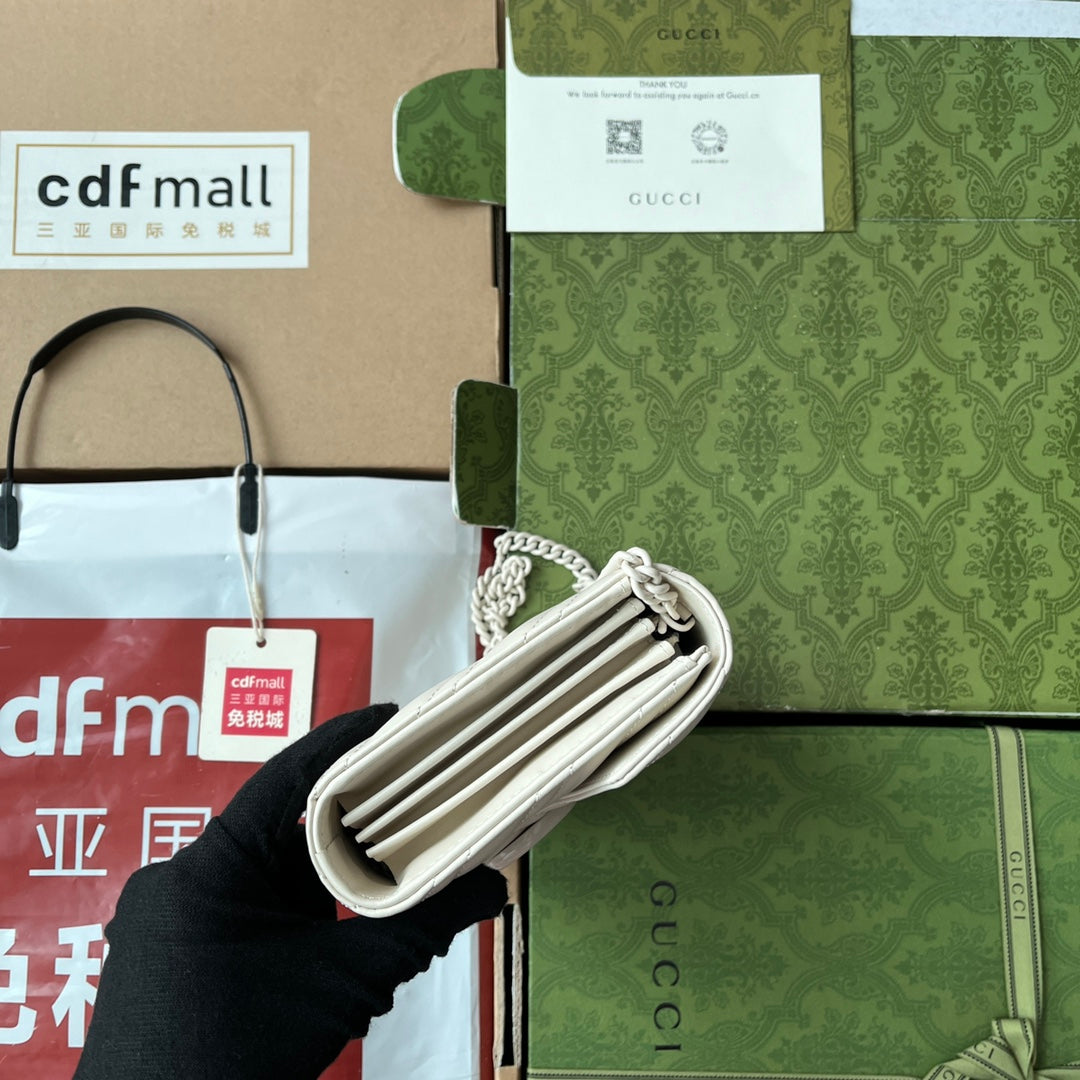 マーモント キルティングハンドバッグ 20 ホワイトカーフスキン