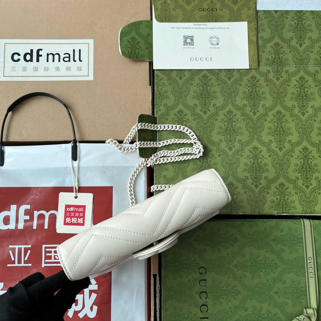 マーモント キルティングハンドバッグ 20 ホワイトカーフスキン