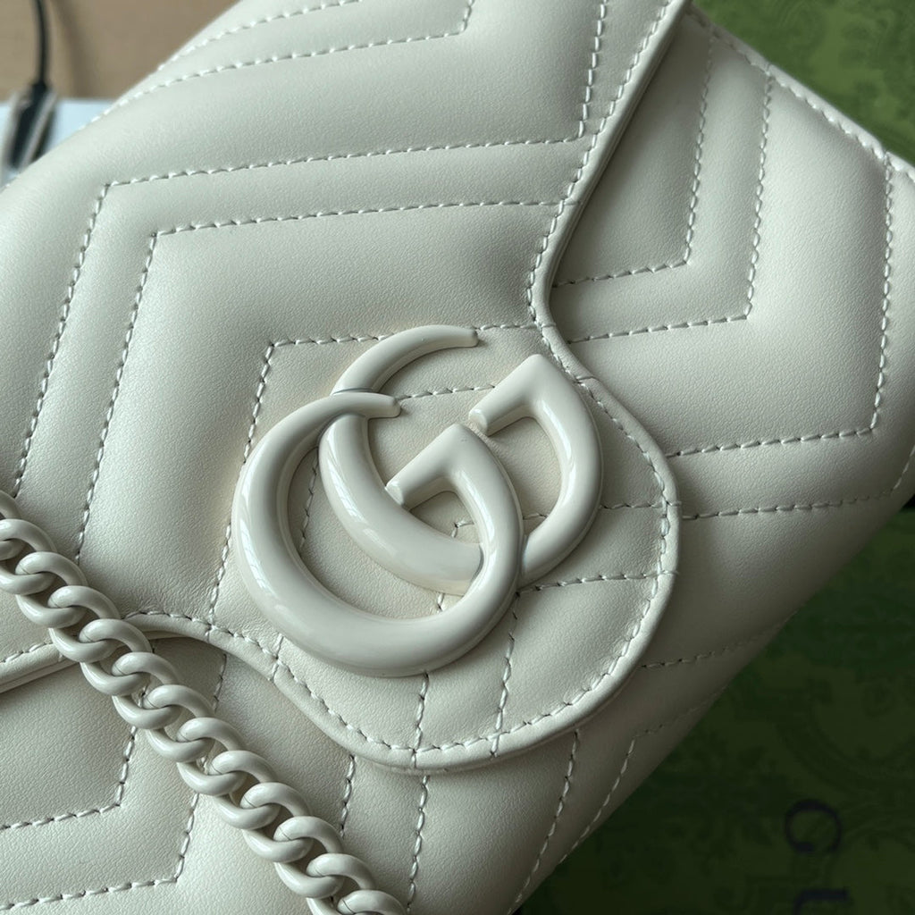 マーモント キルティングハンドバッグ 20 ホワイトカーフスキン