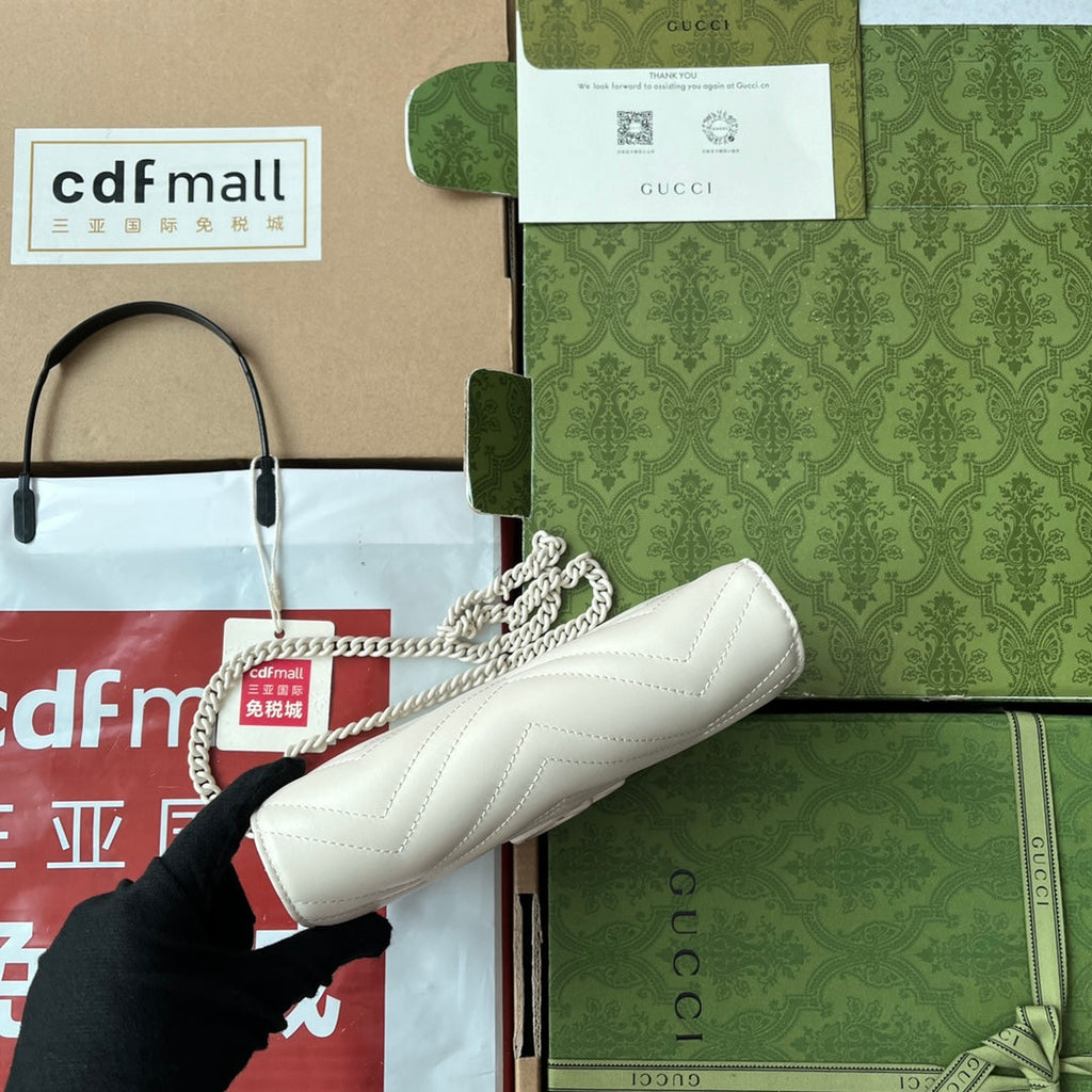 マーモント キルティングハンドバッグ 20 ホワイトカーフスキン