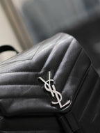 LOU バックパック 26インチ ブラック キルティングカーフスキン シルバー金具