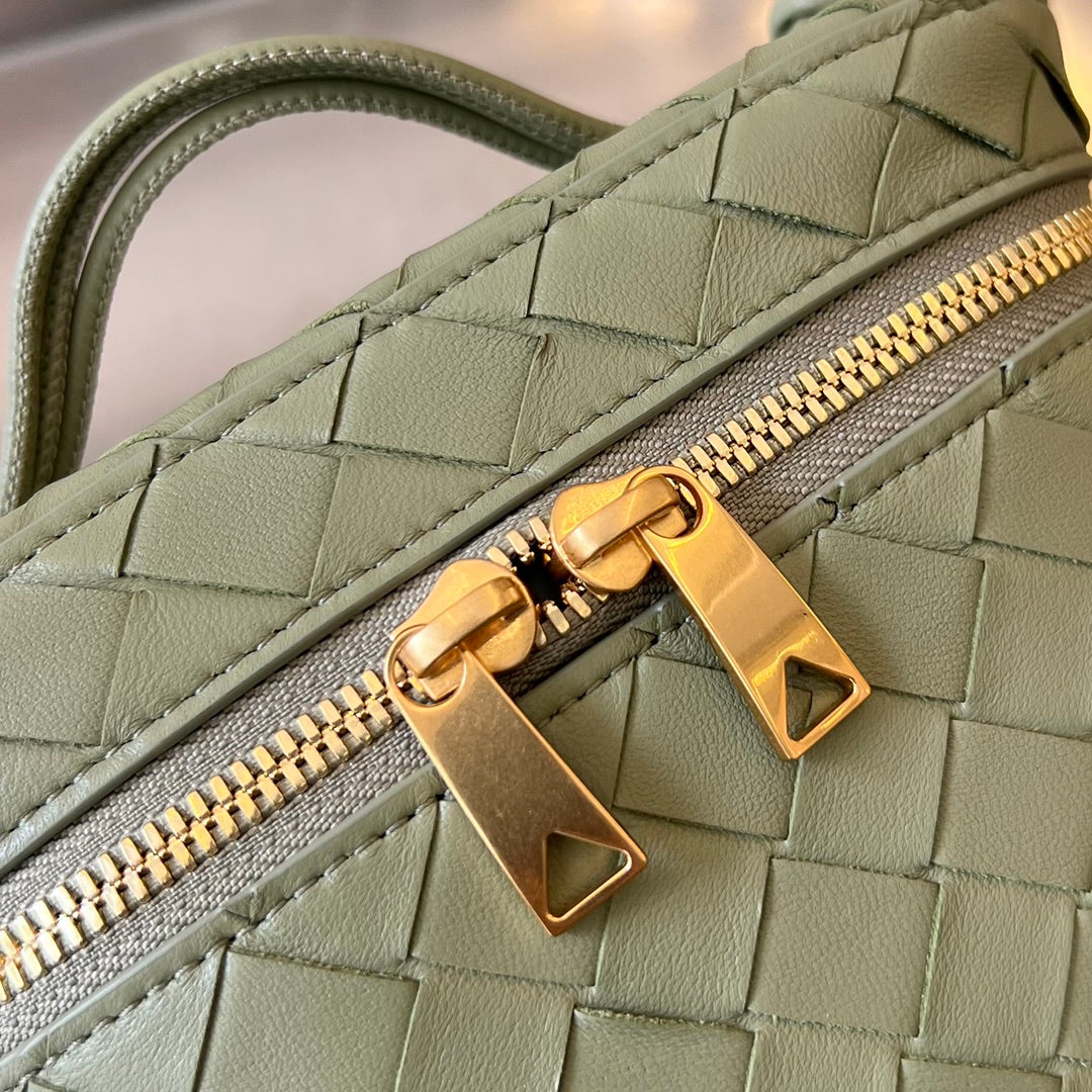 ミニバニティケース 18インチ オリーブグリーン ラムスキン