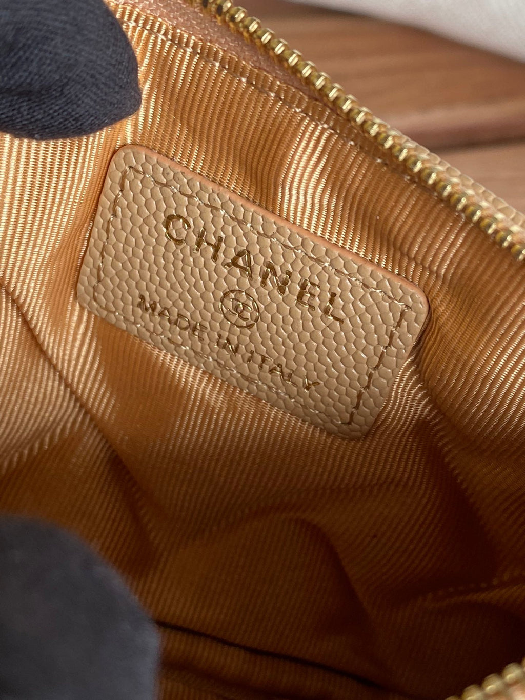 CCクラシック スモール 15 ジップポーチ（ダークベージュ グレインカーフスキン）