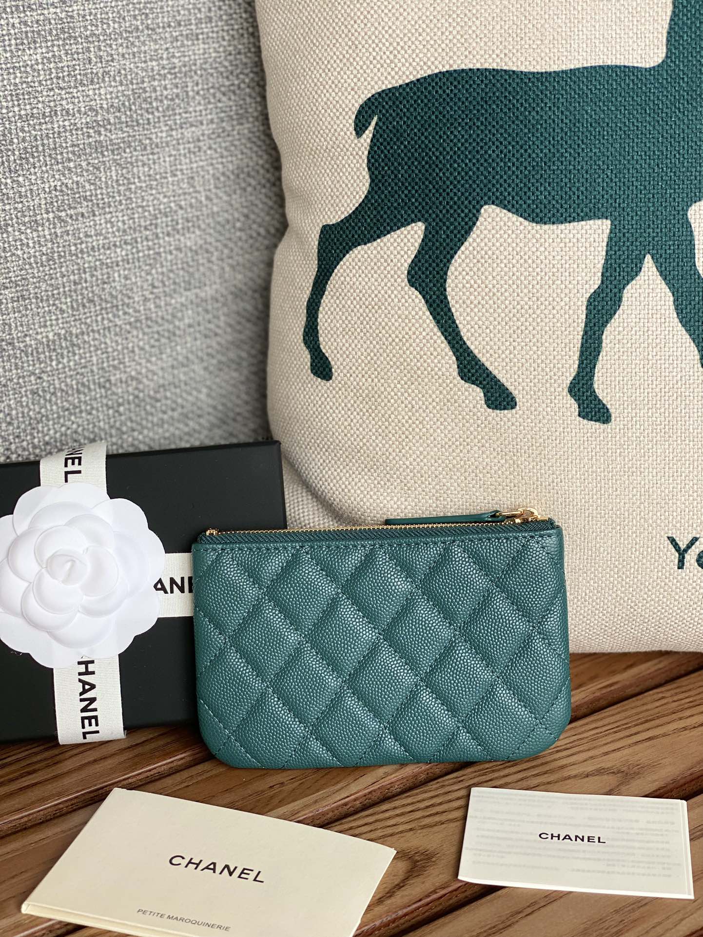 CCクラシック スモール 15 ジップポーチ（パイングリーン グレインカーフスキン製）