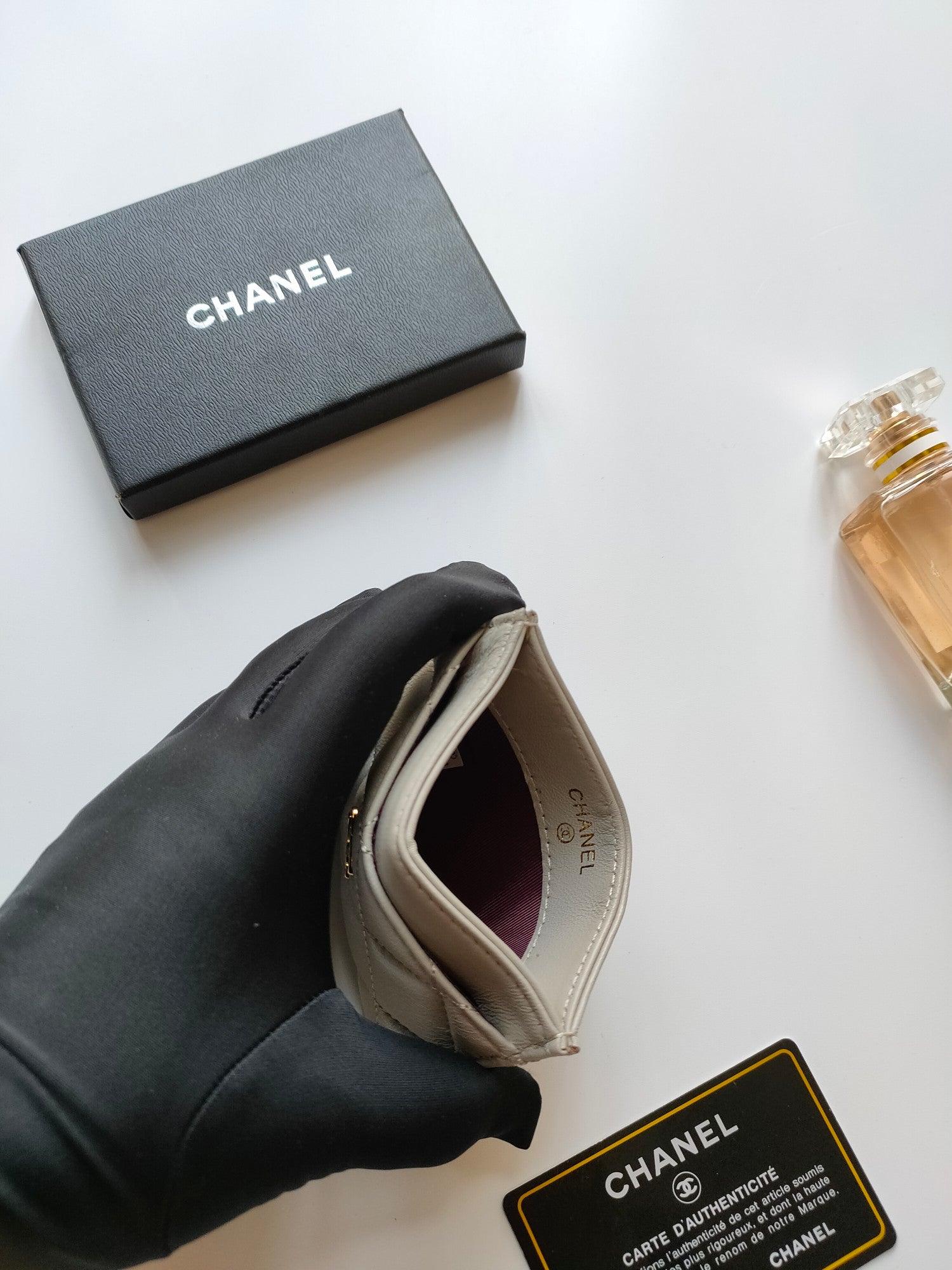 CCカードホルダー 11.2 グレーカーフスキン ゴールドアイコン