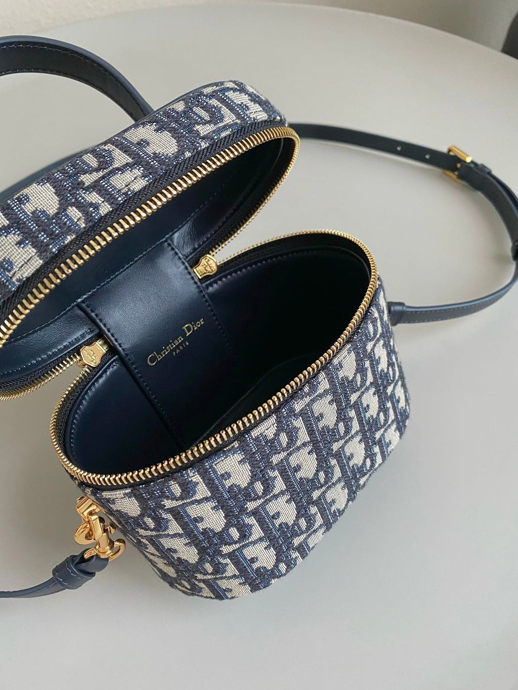 シグネチャー バニティ 16 ブルー オブリーク ジャカード