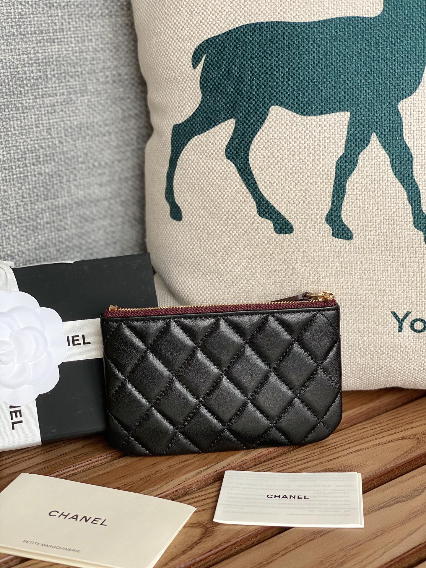 CCクラシック スモール 15 ジップポーチ（ブラックカーフスキン）