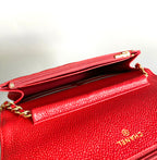 CC WOC 19 レッドキャビア ゴールドハードウェア