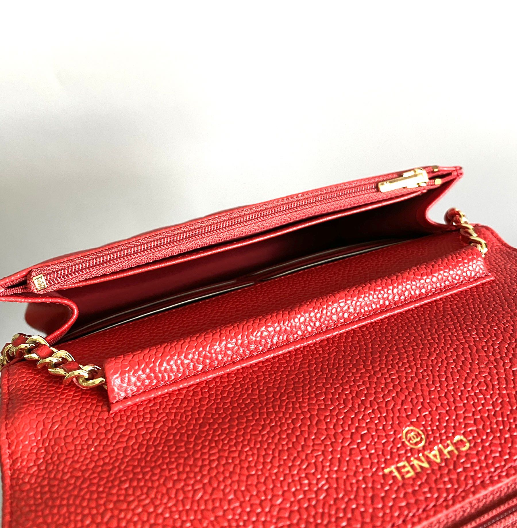 CC WOC 19 レッドキャビア ゴールドハードウェア