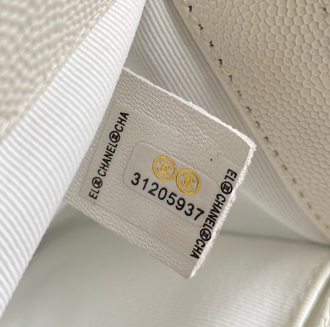 CC ミディアム 25 ボーイバッグ（ホワイトラムスキン、ゴールド金具）