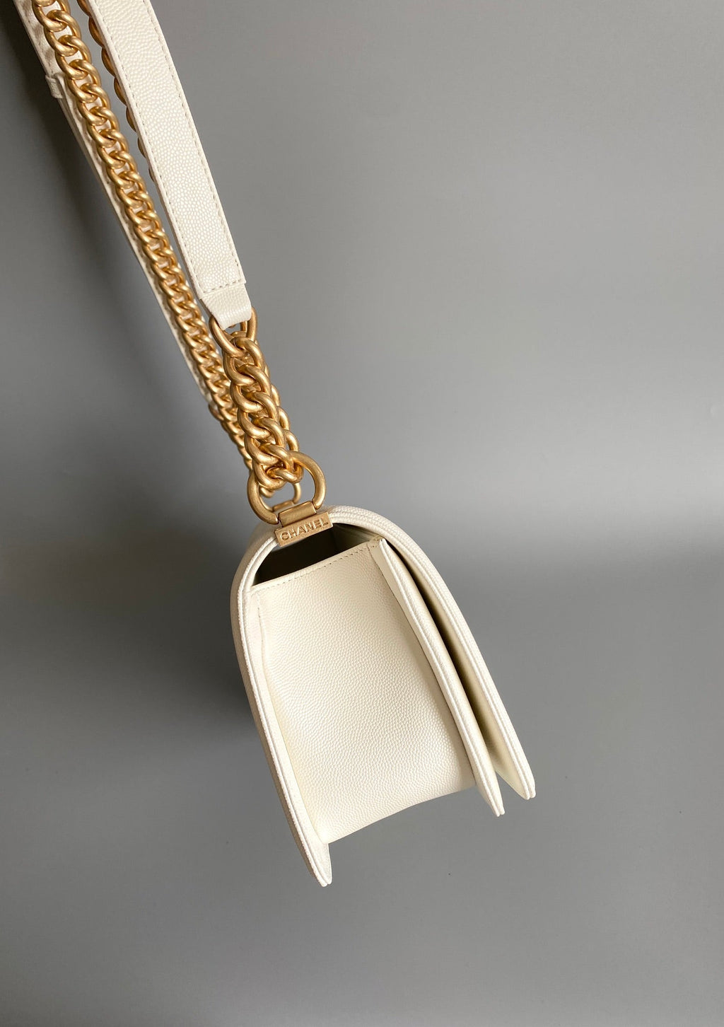 CC ミディアム 25 ボーイバッグ（ホワイトラムスキン、ゴールド金具）