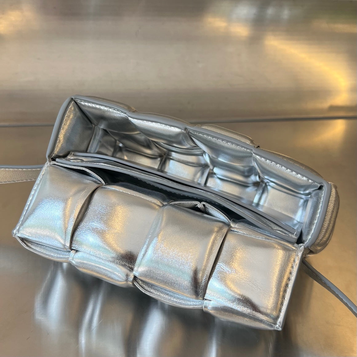 ミニカセット 18インチ シルバー ラムスキン