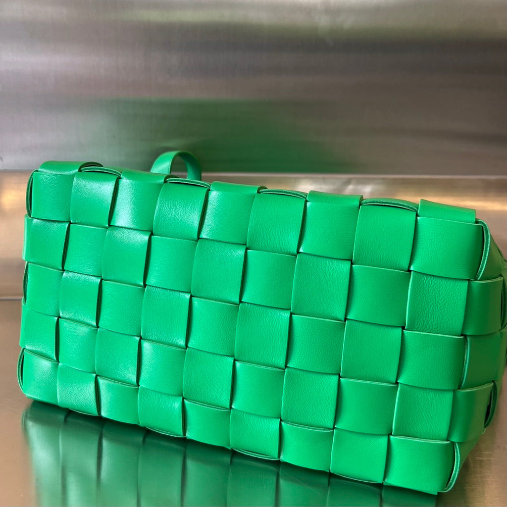 ミディアム 28 カセット ライトグリーン ラムスキン