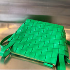 ミディアム 28 カセット ライトグリーン ラムスキン