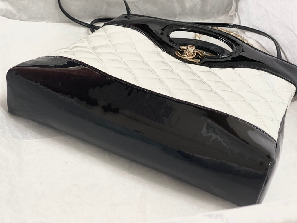 CC MINI 23 ショッピングバッグ（グロッシーブラック×ホワイトミックスカーフスキン）