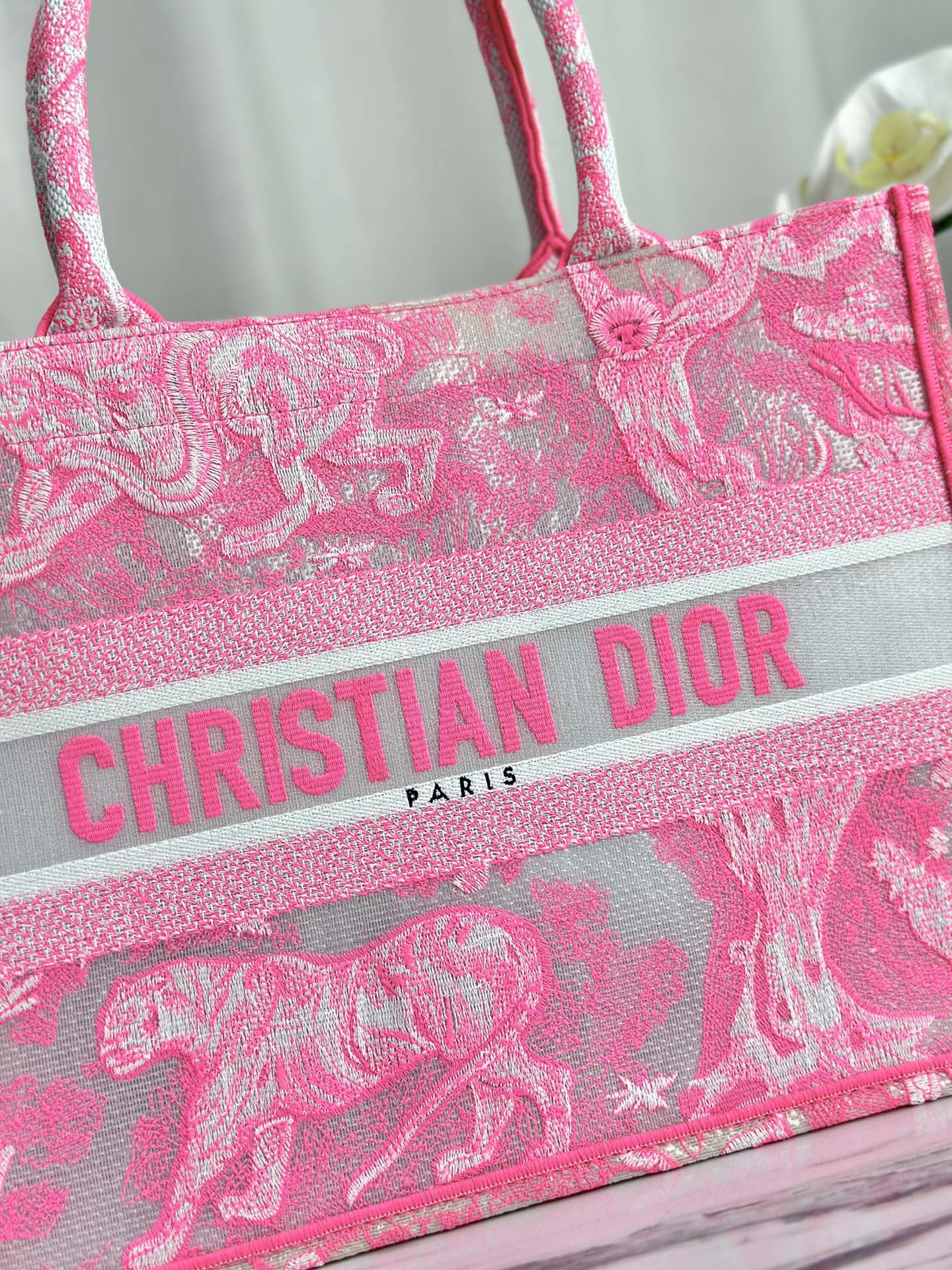 MEDIUM BOOK TOTE 37 CANDY PINK MACROCANNAGE EMBROIDERY