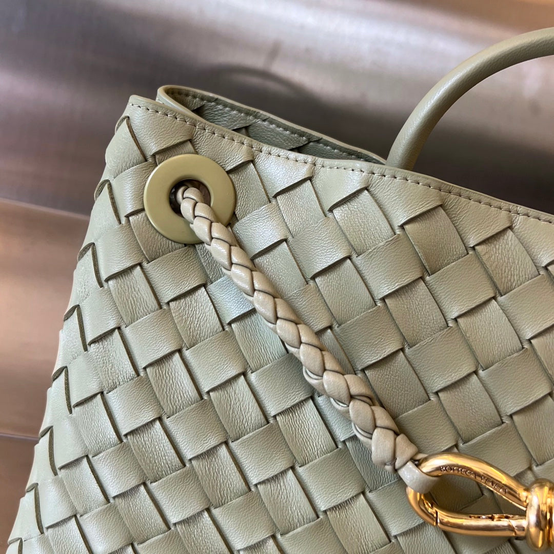 SMALL ANDIAMO 29 エクリュベージュラムスキン