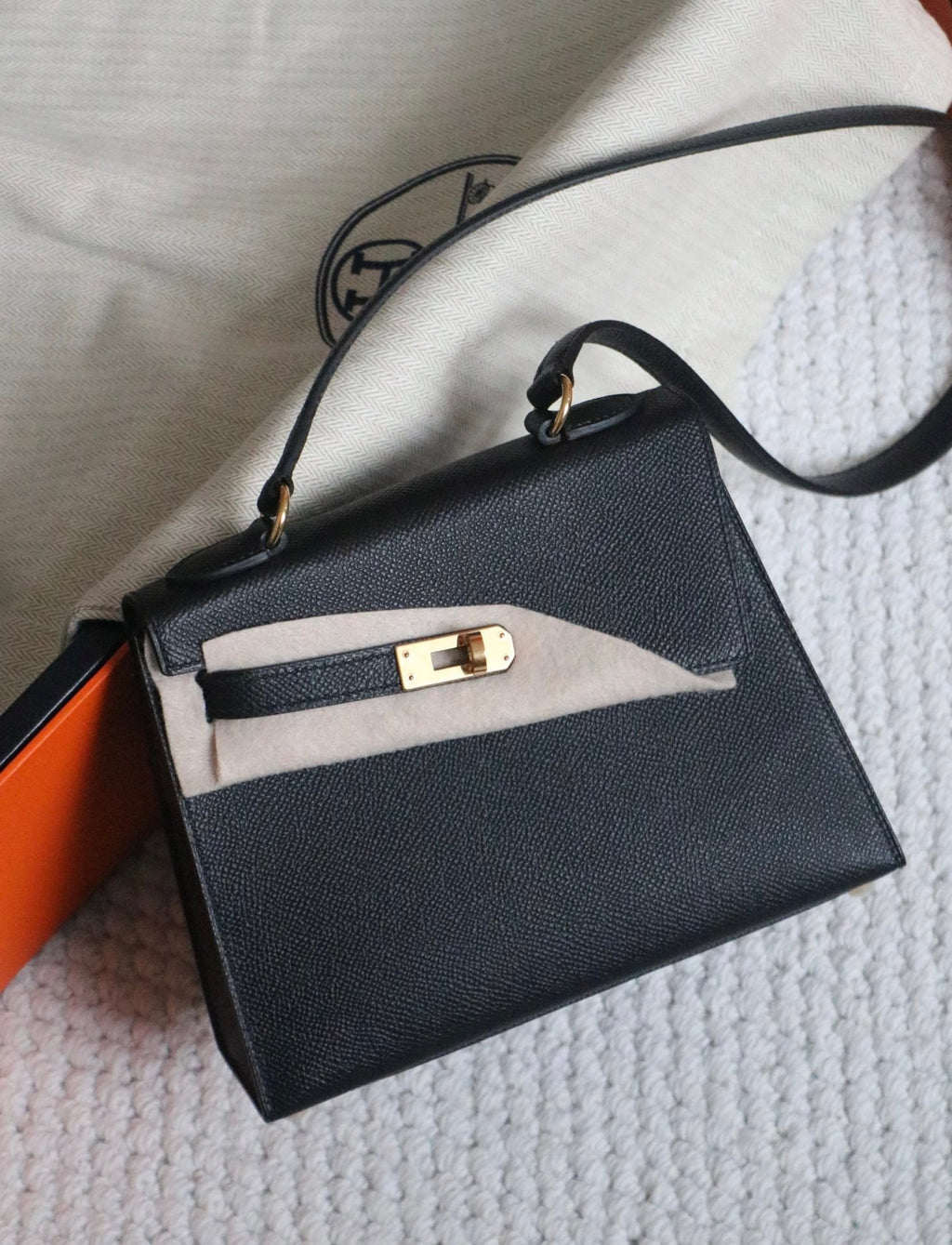 ケリー・デソルドレ 20 ブラックエプソムレザー、ゴールド金具