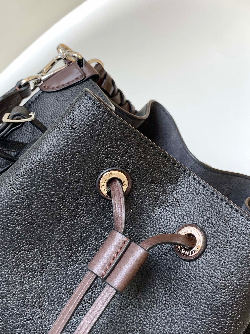 ムリア 25 ブラック マヒナ レザー