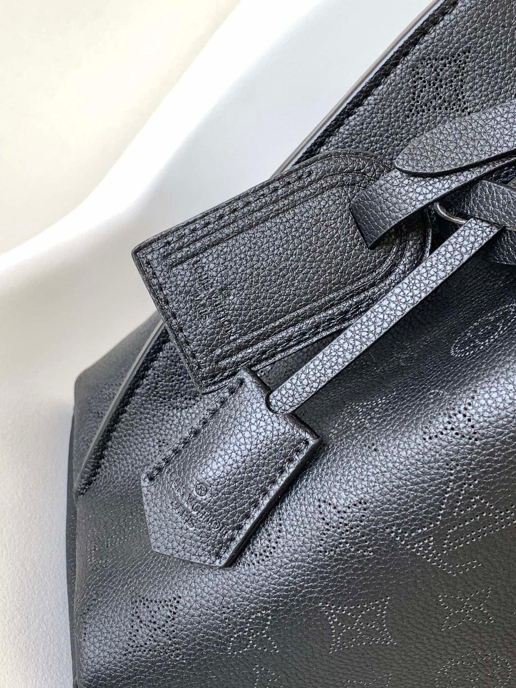 ムリア 25 ブラック マヒナ レザー