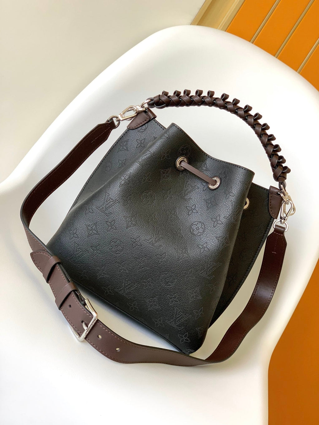 ムリア 25 ブラック マヒナ レザー