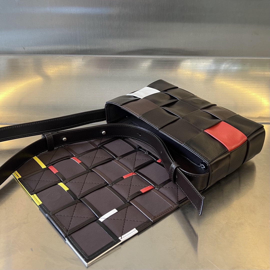 SMALL CASSETTE 23 IN COLORFUL CALFSKIN