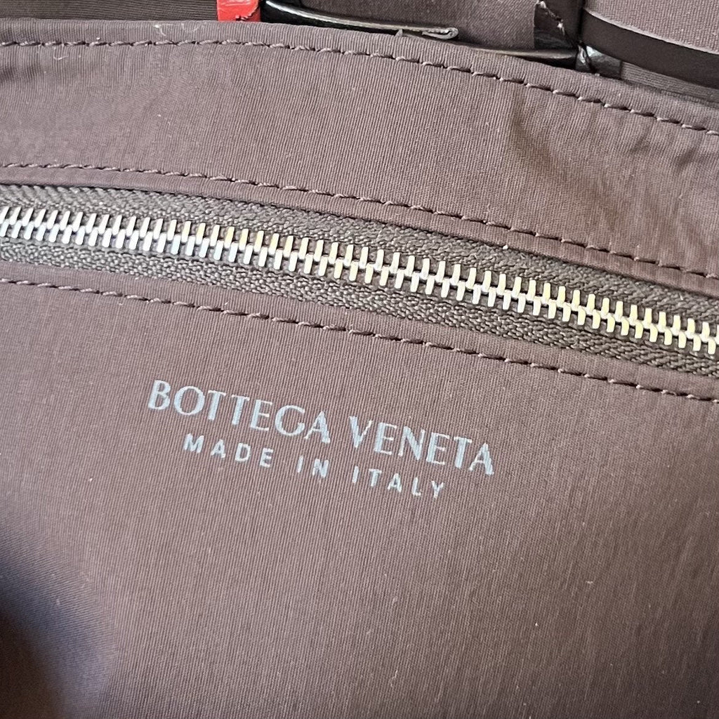 SMALL CASSETTE 23 IN COLORFUL CALFSKIN