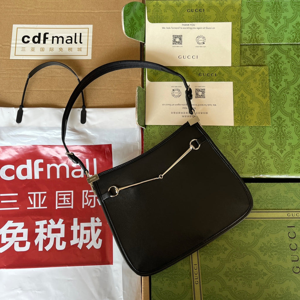 スリムホースビット スモールショルダーバッグ 23インチ ブラックカーフスキン パラジウム金具