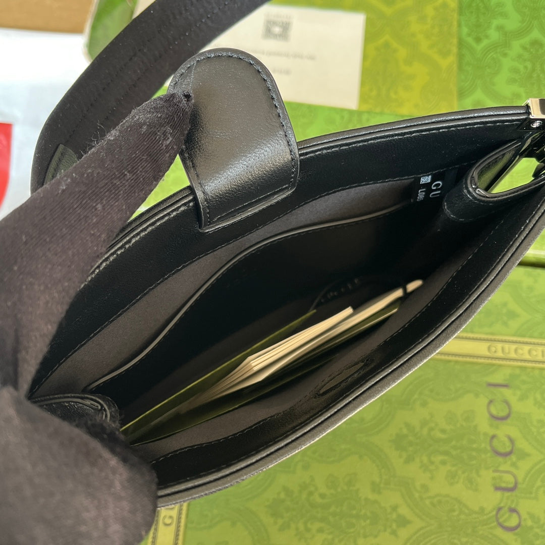 スリムホースビット スモールショルダーバッグ 23インチ ブラックカーフスキン パラジウム金具