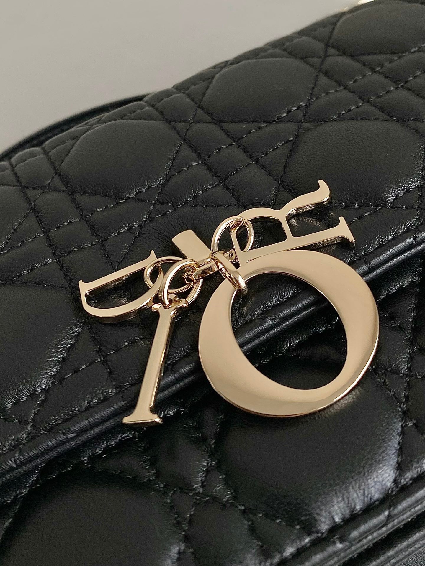 ミス レディ 24 ラージバッグ（ブラック ラムスキン）