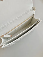 ミス レディ 24 ラージバッグ（ホワイトラムスキン）