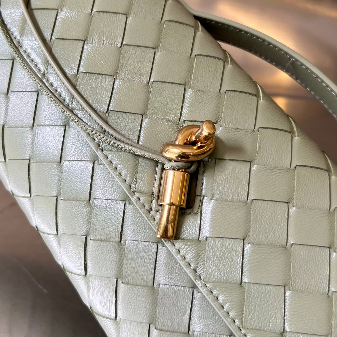 BV ロングクラッチ アンディアモ ハンドル付き 31cm ライトグリーン カーフスキン Ghw 