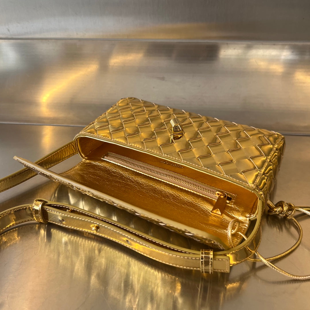 ANDIAMO 21 IN GOLDEN LAMBSKIN