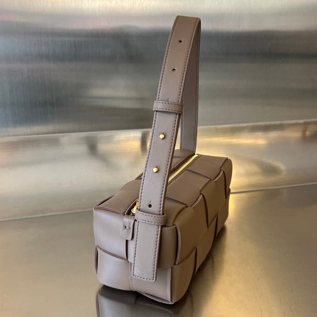 ブリックカセット28 ミディアムブラウンカーフスキン