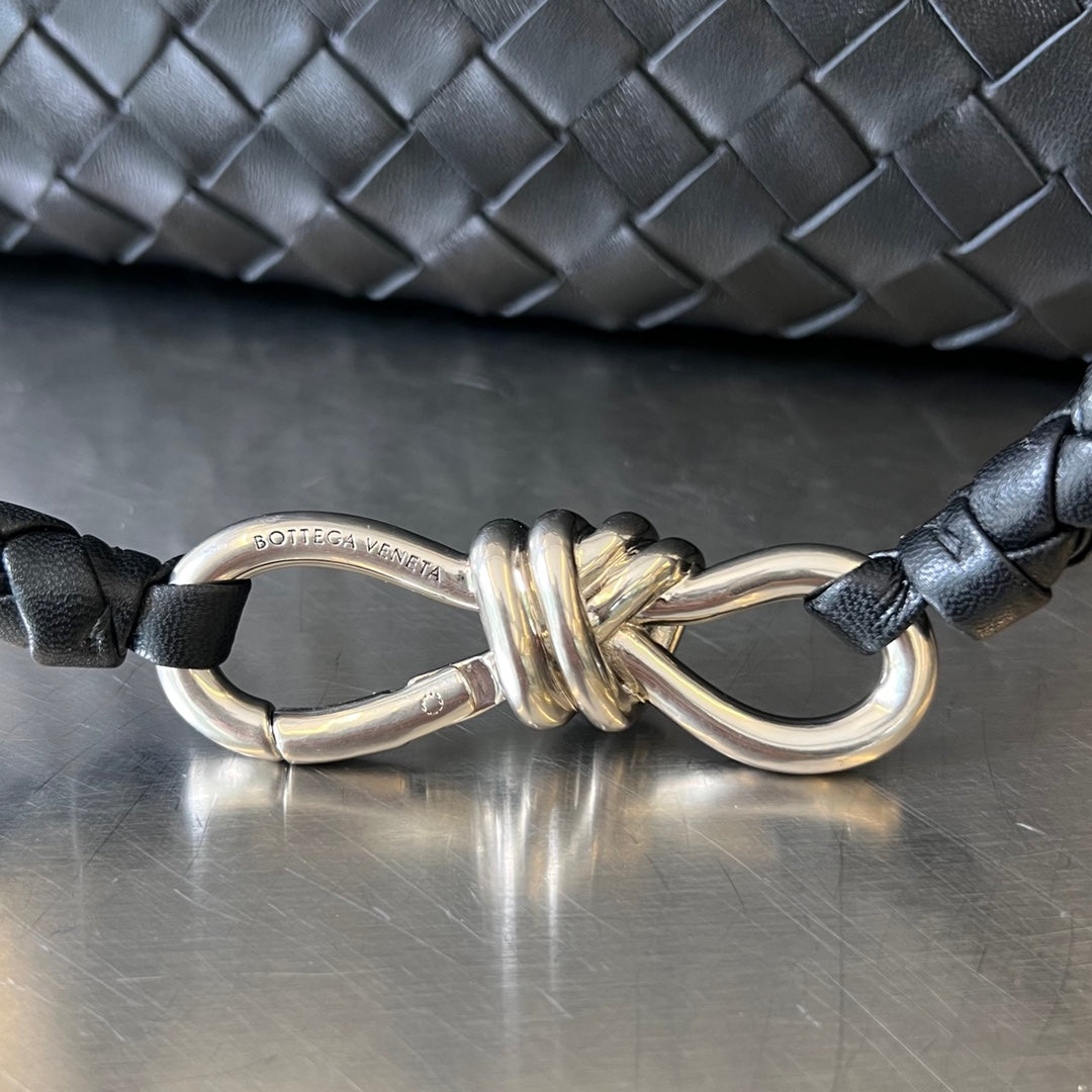 BV ミディアム アンダモ 32cm ブラック ラムスキン