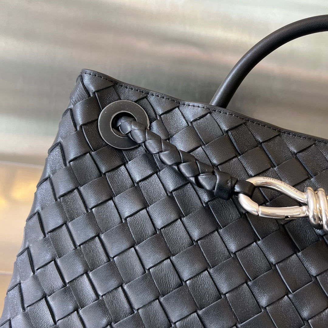 BV MEDIUM ANDIAMO 32CM BLACK LAMBSKIN