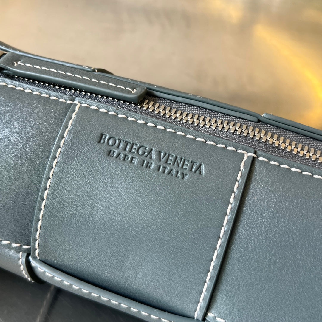 SMALL CYLINDER CASSETTE 21 IN NEVADA CALFSKIN