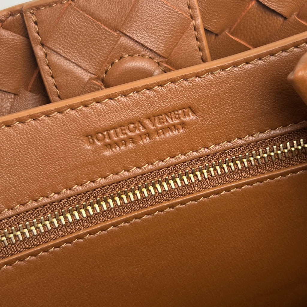 ミディアム アンディアモ 25 バーントオレンジ ラムスキン