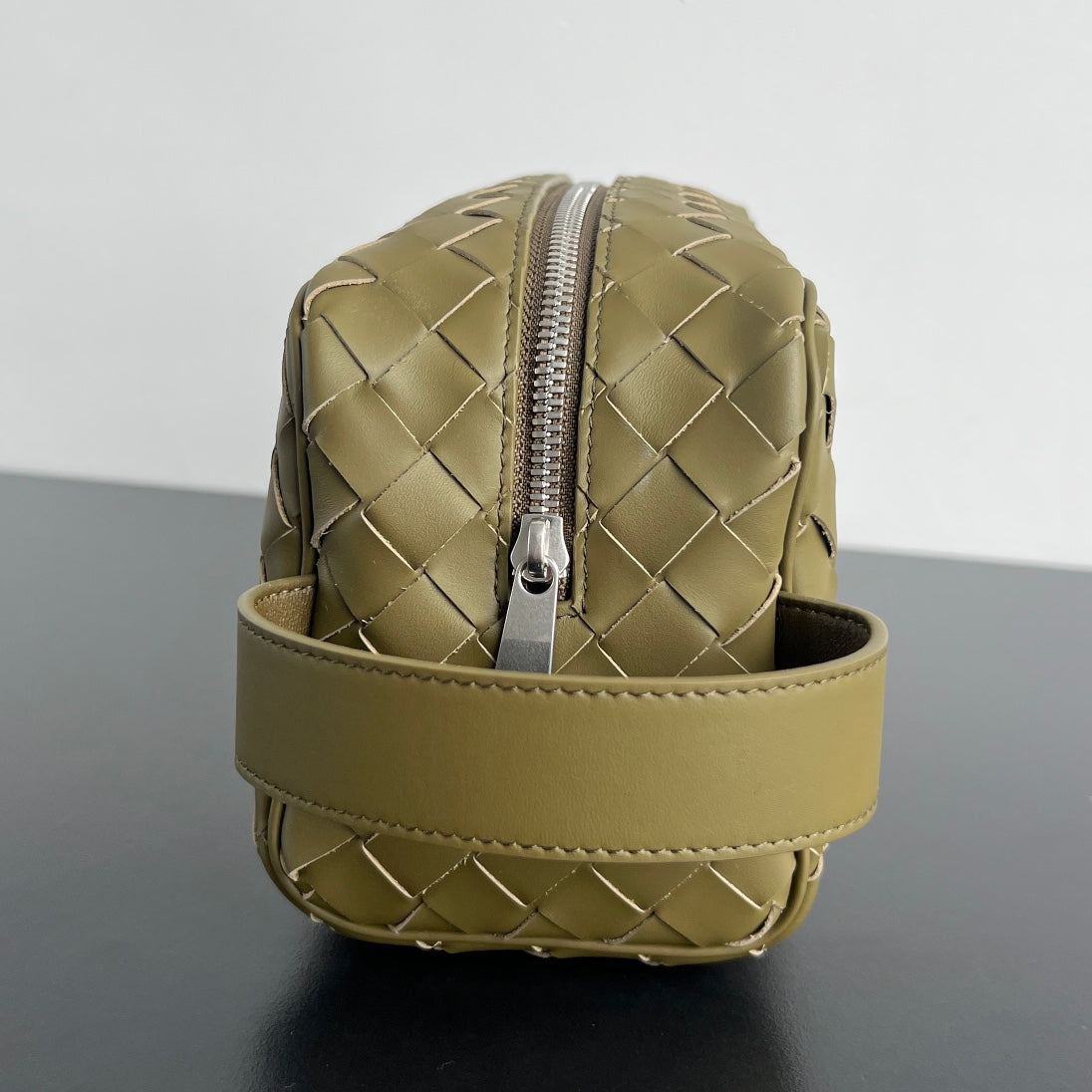 イントレチャート クラッチ 26 バーリーコーンカーフスキン